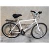 Image 2 : RED/WHITE DIAMONDBACK 21 SPEED, 19" FRAME MOUNTAIN BIKE