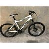 Image 2 : WHITE GIANT RINCON 24 SPEED, 19" FRAME, DISC BRAKES, FRONT SUSPENSION MOUNTAIN BIKE