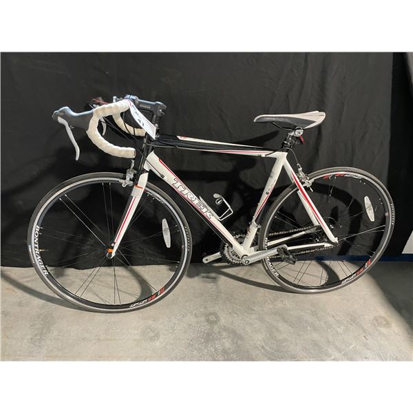 WHITE / BLACK TREK ALPHA 56CM, 27 SPEED ALUMINUM FRAME ROAD BIKE