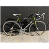 Image 2 : BLACK CULEBRO FOCUS MEDIUM, 20 SPEED CARBON FIBER ROAD BIKE