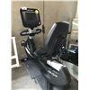 Image 1 : LIFE FITNESS LIFE CYCLE COMMERCIAL RECUMBENT EXERCISE BIKE