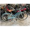 Image 2 : BLUE TRINITY EVERYDAY SIZE MEDIUM, 7 SPEED CRUISER BIKE ( NEEDS MINOR REPAIR )