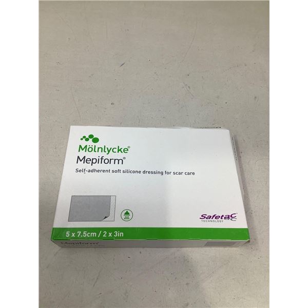 Molnlycke Self-Adherent Soft Silicone Dressing For Skin Care