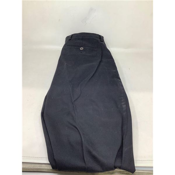 Good Threads Dress Pants Size (30 X 36)