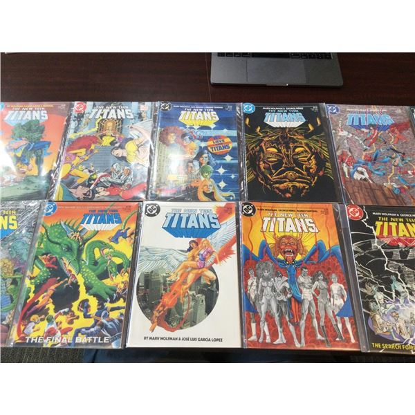 COMICS - Wholesale lot of 12 assorted comics - all individually sealed.