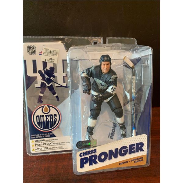 Chris Pronger Edmonton oilers McFarland Figurine NEW mint with ice surface mount and stick
