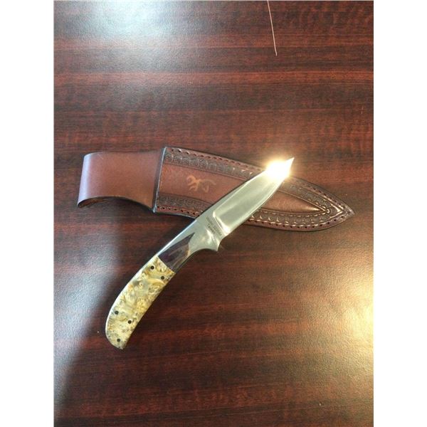 Fixed Blade Hunter Skinning Knife with leather sheath