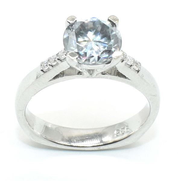 Silver Cirtified Moissanite ( Round 7 & 2 Mm)(1.75ct) Rhodium Plated Test And Looks Better Than Diam