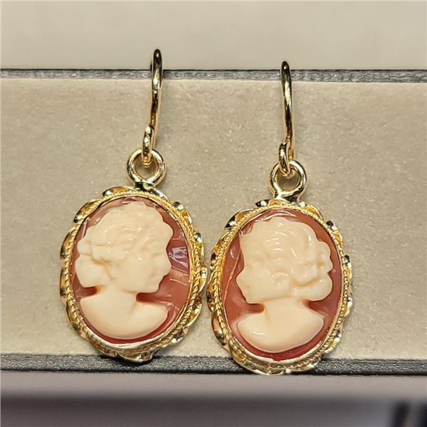 14K Yellow Gold Shell Cameo Earrings (~Size 0) (~length 0 inches) (~weight 2g), Made in Canada, Sugg