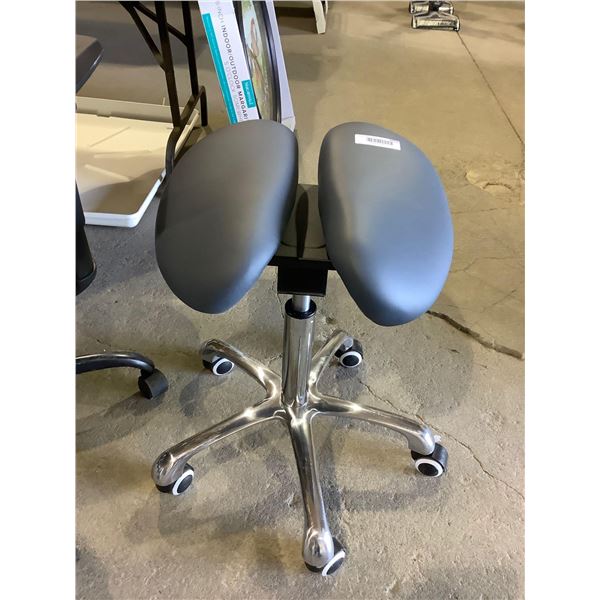 Ergonomic Split Style Saddle Stool