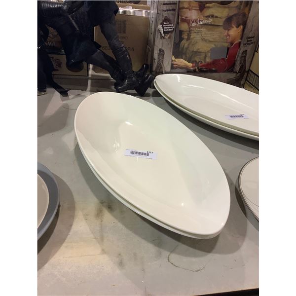 Fitz and Floyd Nevaeh White Long Oval Platter Set of 2