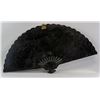 Image 2 : Chinese Stone Inlaid Lacquer Fan