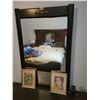 Image 2 : Dresser with Mirror - Pictures - Magnifying Glass