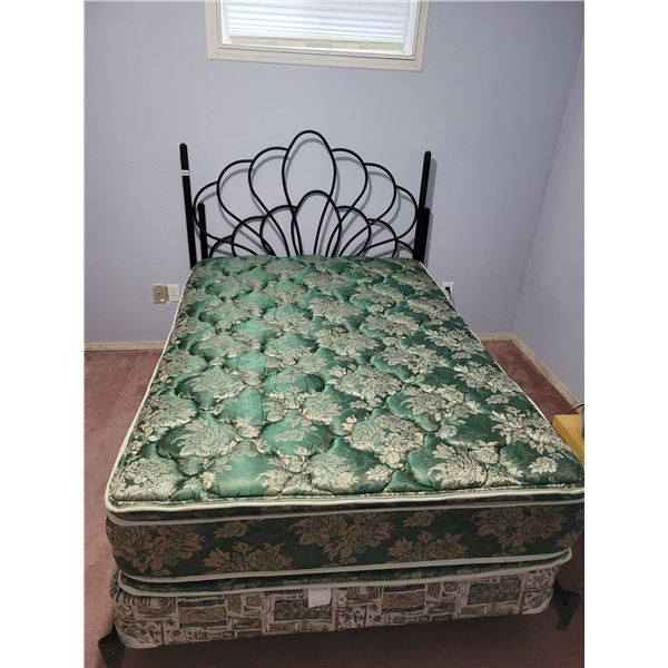 Double Bedframe (headboard and footboard) Mattress & Boxspring