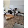 Image 1 : Kettle - Cutting Board - Rolling Pin - Bowls - etc?