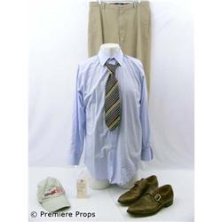 Meet Bill (Aaron Eckhart) Hero Movie Costumes