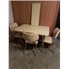 Image 3 : Retro Table with 3 Chairs