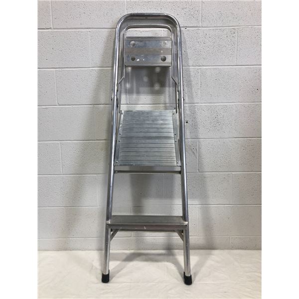 Lite 55" step ladder