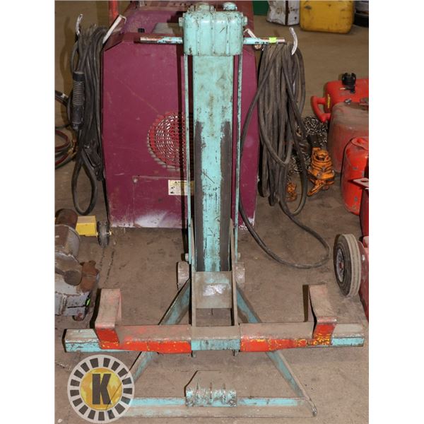 VINTAGE HEAVY DUTY VEHICLE BUMPER JACK