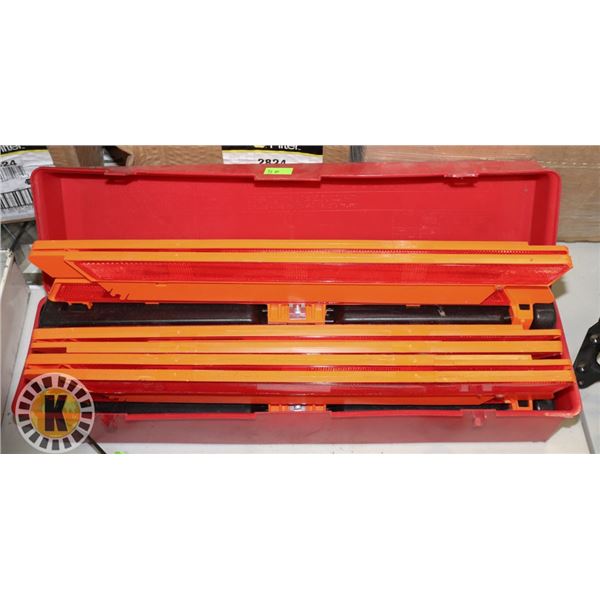 MODEL 1005 WARNING TRIANGLE FLARE KIT
