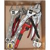 Image 1 : FLAT OF ASSORTED ADJUSTABLE WRENCH