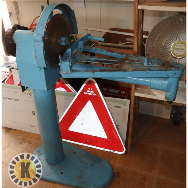 LEATHER CUTTING MACHINE (CUTS CURVES)