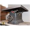 Image 2 : SMALL TABLE SAW
