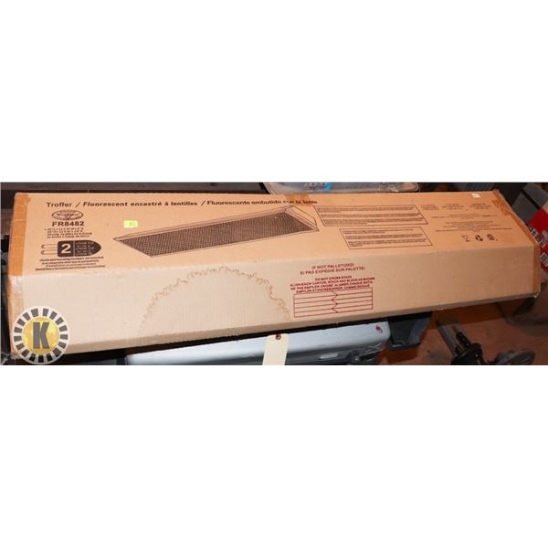 TROFFER FLUORESCENT LIGHT FIXTURE