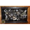 Image 1 : CONTAINER OF ASSORTED CASTORS