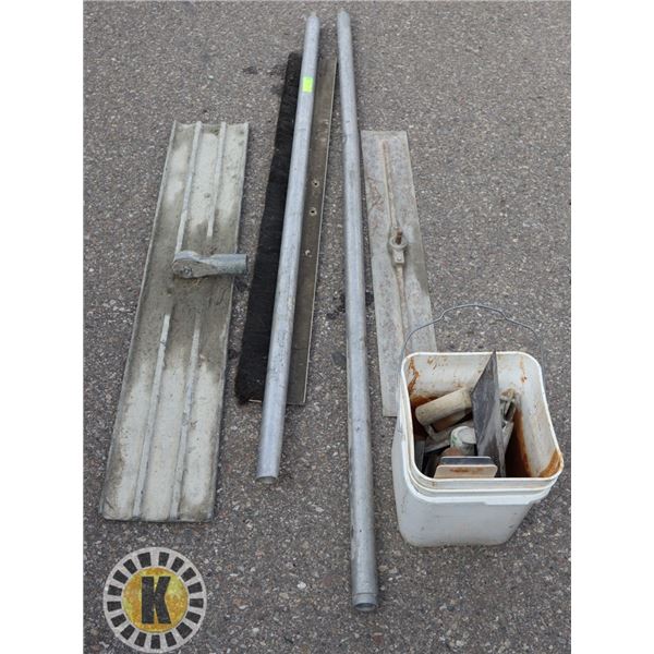 BUNDLE OF CONCRETE TOOLS