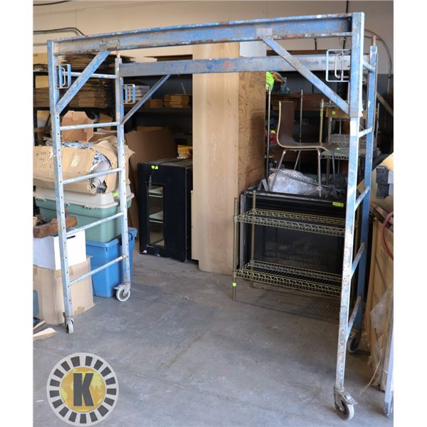 BAKERS SCAFFOLDING ON CASTORS