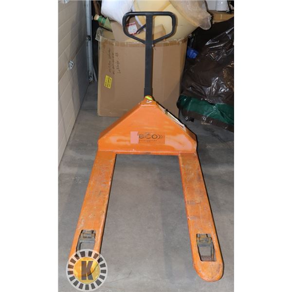 WIDE PALLET JACK