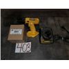 Image 1 : Dewalt Drill / Charger et 1 NEW Battery