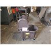 Image 1 : Rubbermaid Wave Brake Bucket/Wringer