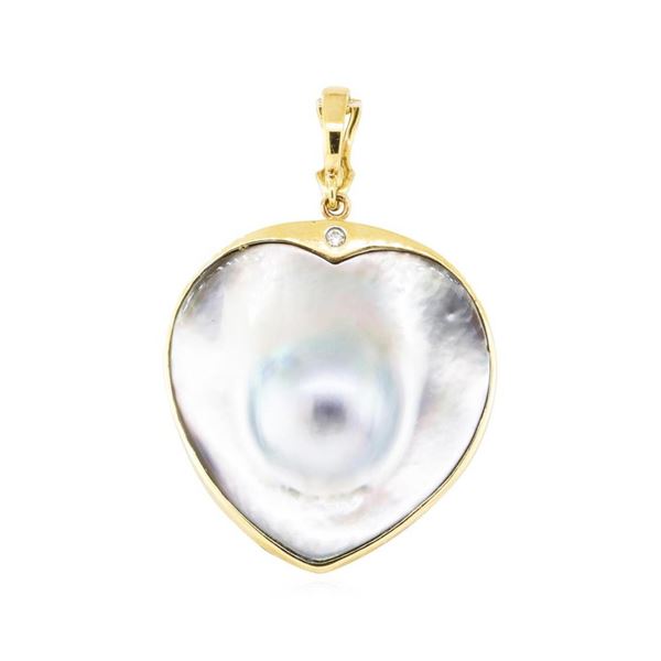 0.03 ctw Diamond and Black Mother of Pearl Heart Shaped Pendant - 14KT Yellow Go
