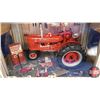 Image 5 : CASE IH McCormick Farmall M + Accessories "Restoration Tractor"