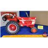 Image 6 : IH International 766 Tractor "27th Ontario Toy Show August 26th, 2012" (Scale 1/16)