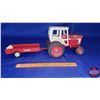 Image 3 : IH 1466 Farmall Tractor w/ IH Manure Spreader  (Scale 1/16)