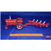 Image 1 : IH 656 Farmall Tractor w/ IH 4Bottom Plow  (Scale 1/16)  (Note:  Front axle broken at the pivot) (Se