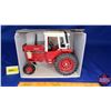 Image 1 : IH International 1586 Tractor with Cab (Scale 1/16)