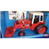 Image 5 : Farm Country International 1586 Tractor w/ Endloader (Scale 1/16)
