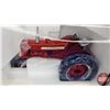 Image 5 : International Harvester McCormick Farmall 350 (Scale: 1/16)