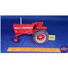 Image 4 : International Farmall 756 "9th Ontario 1994 Toy Show & Auction" (Scale: 1/16)