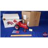 Image 1 : International Farmall 1456  "23rd Ontario Toy Show Aug. 24, 2008" (Scale: 1/16)