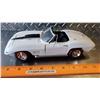 Image 3 : American Muscle 1967 Corvette L-71  "25th Year Anniversary"   (Scale 1/18)