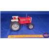 Image 4 : IH Farmall 1206 Tractor  "19th Ontario Toy Show Aug. 29, 2004"  (Scale 1/16)