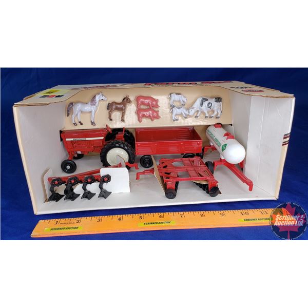 IH Farm Set with Tractors, Implements, and Animals  (Scale 1/32)