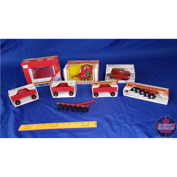 Tray Lot - Variety of Wagons & Implements (8) (Scale 1/32)  (See Pics)