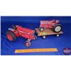 Image 1 : Collector Combo - International Tractors (2)  and Wagon (1)  (Scale 1/16)