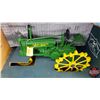 Image 5 : John Deere 1935 Model "B" Tractor (Steel Wheel) Collector Edition (Scale: 1/16)